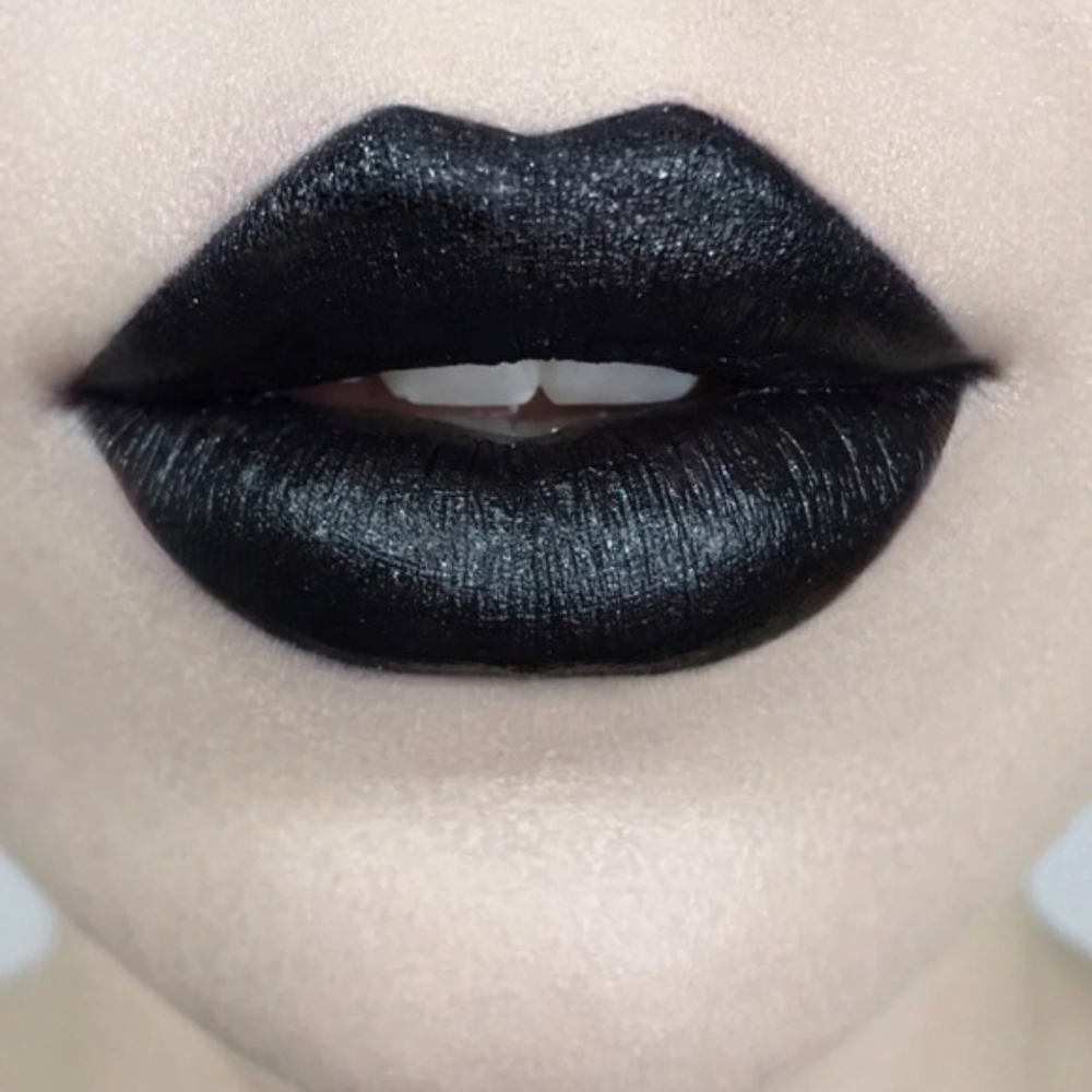 New Kat von d Studded kiss Lipstick Nayeon